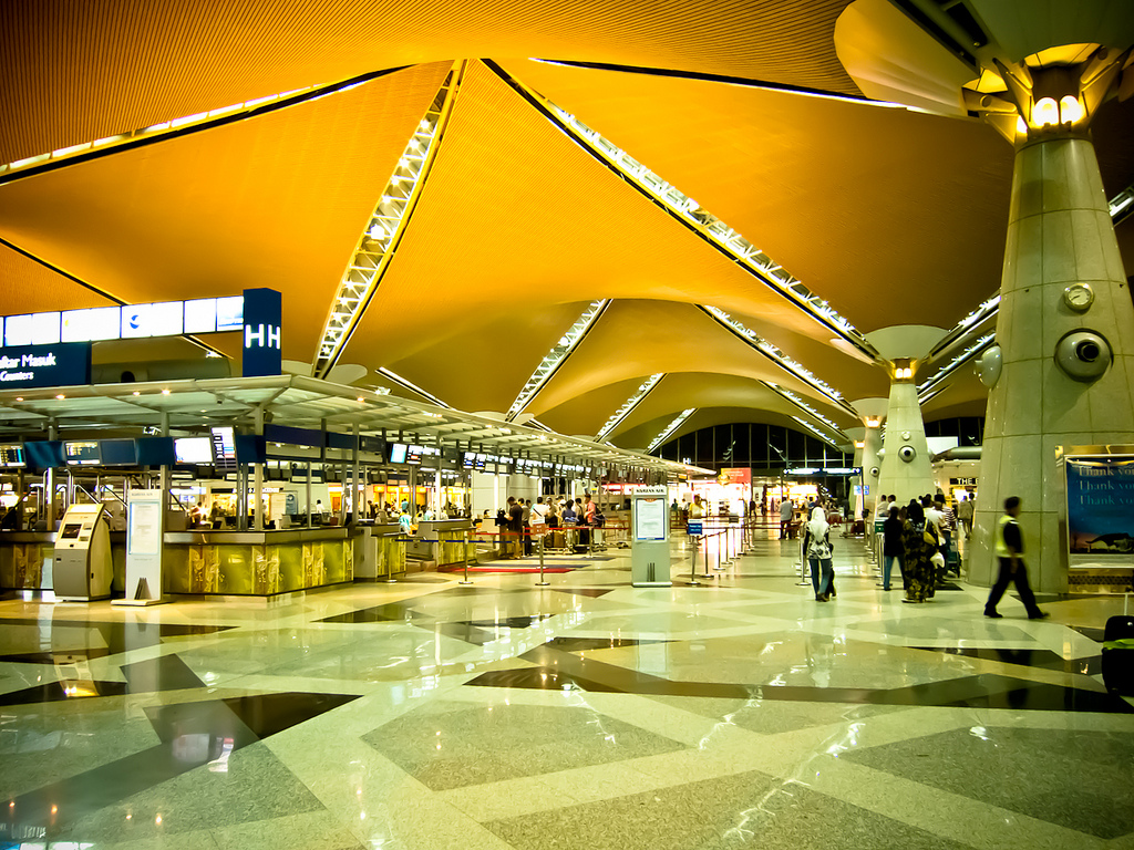 malaysia-airlines-mandatory-self-check-in-speeds-things-up