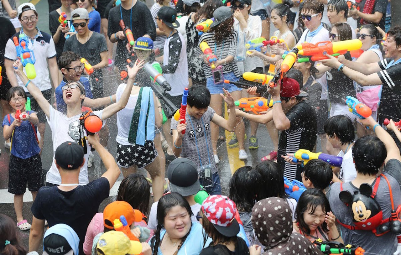 Water Gun Festival (Chosun Ilbo)