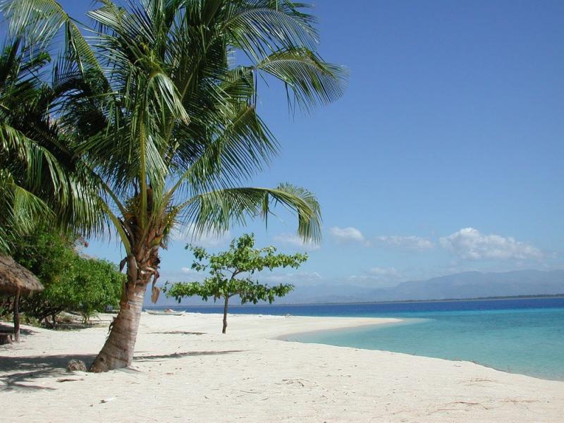 Pandan Island: An Exclusive Philippine Paradise on a Budget