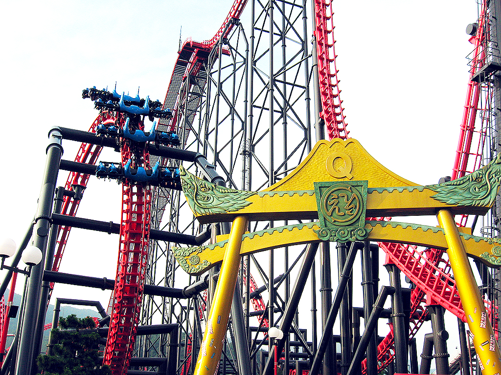 conquer-4-monsterous-record-breaking-roller-coasters-in-japan-s-fuji-q